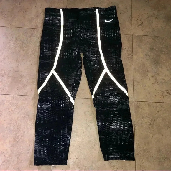 Nike Luxe Printed Reflective Running Tight - Picture 4 of 9